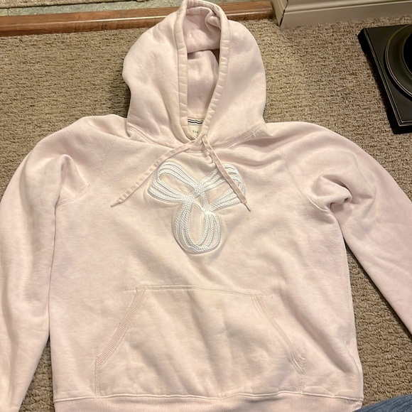 And OG Aritzia athlete sweater very high quality. - Picture 1 of 1